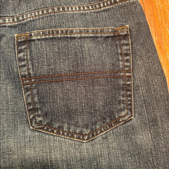 Tommy Hilfiger Men's 36x30 Classic Fit Jeans Medium Wash Blue Denim - Picture 5 of 7